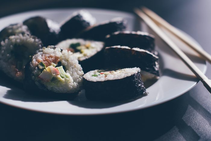 sushi-food-dinner-chopsticks-80841
